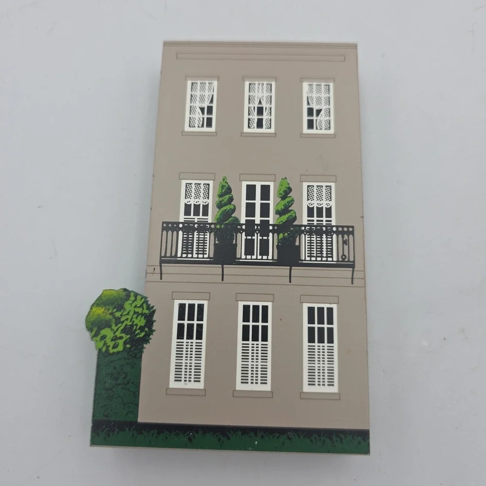 Shelia's miniature collectibles South of Broad Charleston, SC Lot Of 5